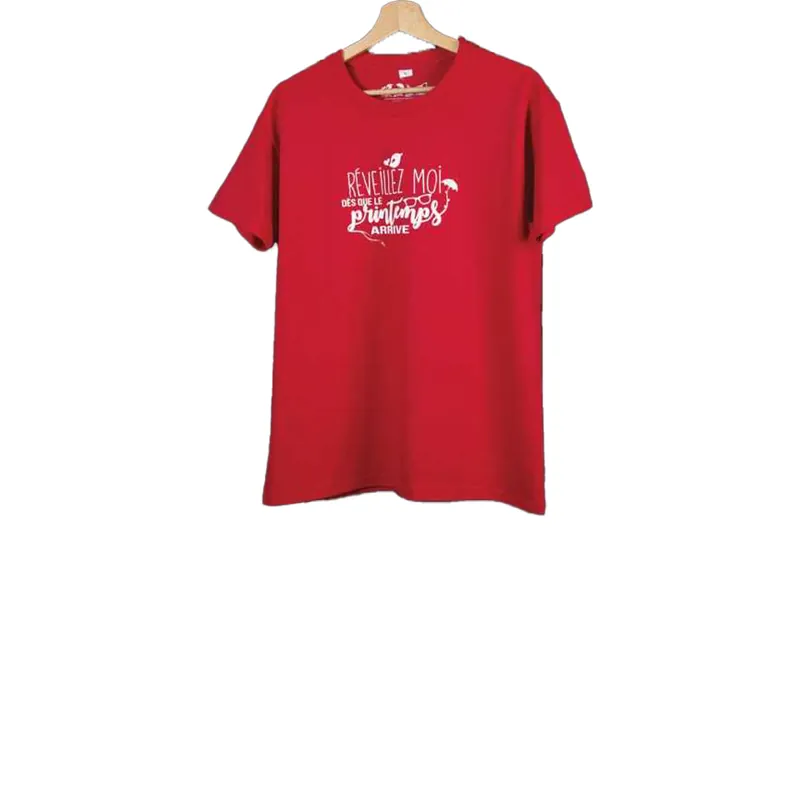 T-shirt taille XL. Coloris rouge. Réveillez moi dès que le printemps arrive Commander Vite
